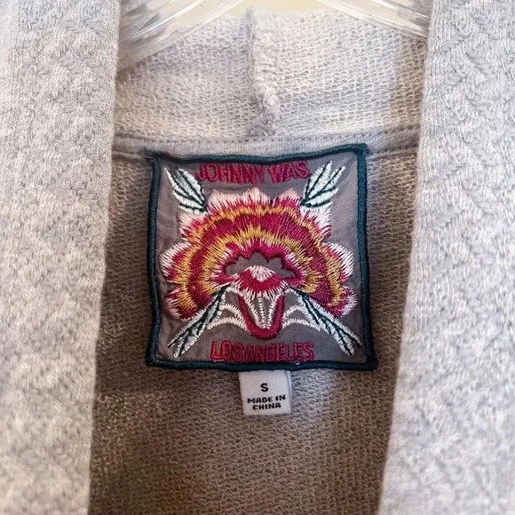 Johnny Was Gray Embroidered Short Sleeve Hooded Top Bohemian Pullover Hoodie S - Picture 5 of 7